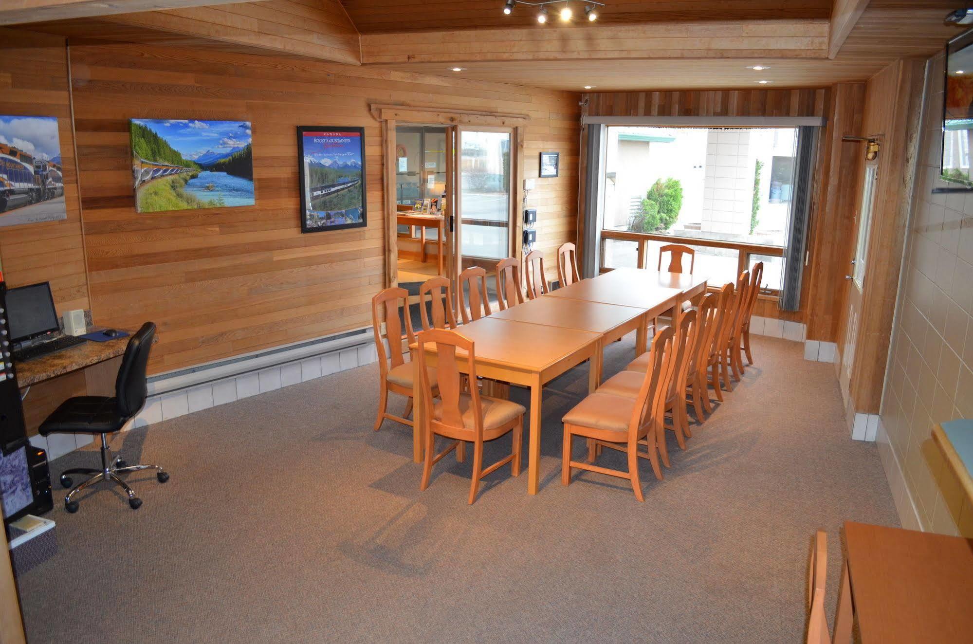 Fortune Motel Камлупс Экстерьер фото